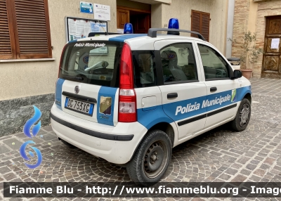 Fiat Nuova Panda I serie
Polizia Municipale
Comune di Castilenti (TE)
Codice automezzo: 01
Parole chiave: Fiat Nuova_Panda_Iserie