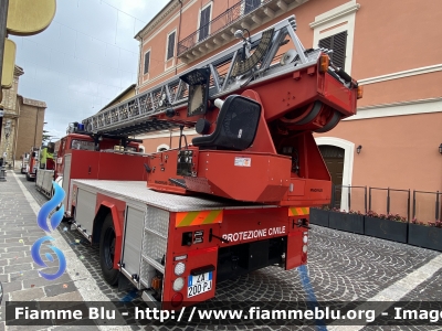 Iveco 140-19
Protezione Civile
Volontari Gran Sasso D'Italia
Sezione di Mosciano Sant'Angelo (TE)
AutoScala (AS)
Allestita da Magirus Leiter
Parole chiave: Iveco 140-19