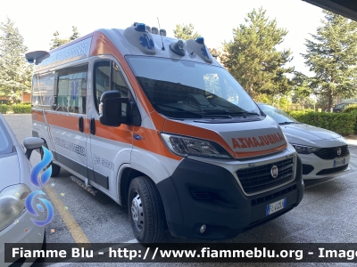 Fiat Ducato X290
Soccorso Emergenza Radio Abruzzo (SER)
Ambulanza
Allestita da Orion Veicoli Speciali
Parole chiave: Fiat Ducato_X290 Ambulanza