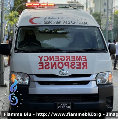 Toyota HiAce
Maldives - ދިވެހިރާއްޖޭގެ ޖުމްހޫރިއްޔާ - Maldive
Maldivian Red Crescent
Parole chiave: Ambulance Ambulanza