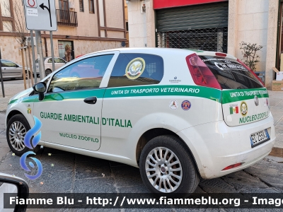 Fiat Grande Punto
Guardie Ambientali D'Italia 
Sezione di Corato (BA)
Nucleo Zoofilo
Parole chiave: Fiat Grande_Punto