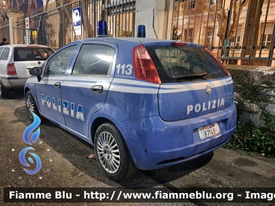 Fiat Grande Punto
Polizia di Stato
POLIZIA F7149
Parole chiave: Fiat Grande_Punto POLIZIAF7149