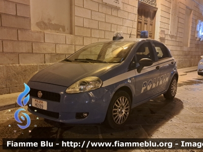 Fiat Grande Punto
Polizia di Stato
POLIZIA H6599
Parole chiave: Fiat Grande_Punto POLIZIAH6599