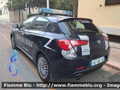 Alfa Romeo Nuova Giulietta Restyle
Polizia Locale
Comune di Andria (BT)
Codice Automezzo: 3
POLIZIA LOCALE YA 487 AK
Parole chiave: Alfa-Romeo Nuova Giulietta_Restyle POLIZIALOCALEYA487AK