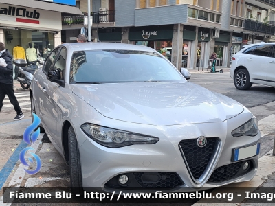 Alfa Romeo Nuova Giulia
Polizia di Stato
Parole chiave: Alfa-Romeo Nuova Giulia