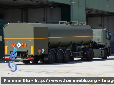 Iveco S-Way
Aeronautica Militare
61° Stormo
AM EM 096
Rimorchio AM DB 712
Parole chiave: Iveco S-Way Aviorifornitore AMEM096 AMDB712