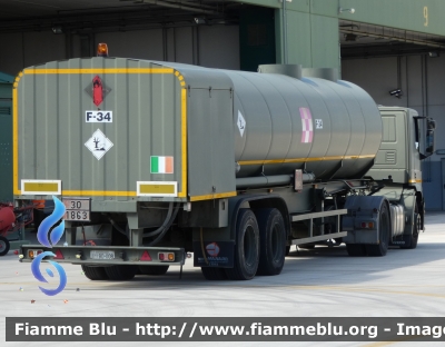 Iveco EuroTech 440E38
Aeronautica Militare
36° Stormo
Cisterna Nuova Ma.Na.Ro.
AM AH 763
Rimorchio AM BD 008
Parole chiave: Iveco EuroTech_440E38 Aviorifornitore AMAH763 AMBD008