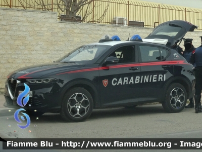 Alfa Romeo Tonale
Carabinieri
Nucleo Operativo Radiomobile
Allestimento FCA
CC EN 956
Parole chiave: Alfa-Romeo Tonale CCEN956