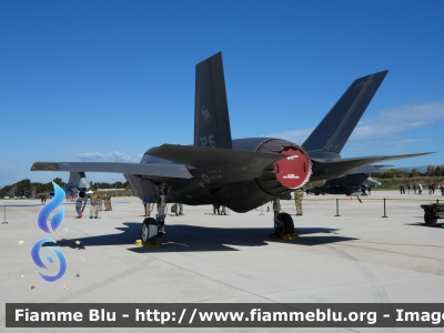 Lockheed Martin F-35A Lightning II
Aeronautica Militare Italiana
32° Stormo
32-16
MM7365
Parole chiave: Lockheed Martin F-35A_Lightning_II 32-16 MM7365