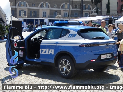 Alfa Romeo Tonale
Polizia di Stato
Squadra Volante
Allestimento FCA
POLIZIA M8241

172° Polizia di Stato
Parole chiave: Alfa-Romeo Tonale POLIZIAM8241