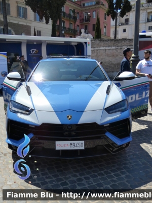 Lamborghini Urus Performante
Polizia di Stato
Polizia Stradale
Allestimento Lamborghini/Focaccia
POLIZIA M9450

172° Polizia di Stato
Parole chiave: Lamborghini Urus Performante POLIZIAM9450