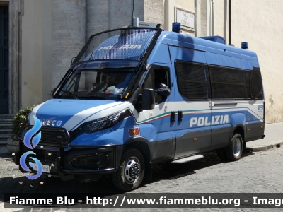 Iveco Daily VI serie Restyle
Polizia di Stato
Reparto Mobile
Allestimento Sperotto
POLIZIA M9051

172° Polizia di Stato
Parole chiave: Iveco Daily_VIserie_restyle POLIZIAM9051