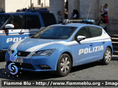 Seat Leon III serie
Polizia di Stato
Squadra Volante
Allestimento NCT Nuova Carrozzeria Torinese
Decorazione Grafica Artlantis
POLIZIA M0714
Parole chiave: Seat Leon_IIIserie POLIZIAM0714