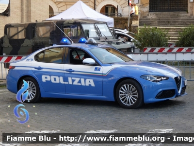 Alfa Romeo Nuova Giulia Q4
Polizia di Stato
Polizia Stradale
POLIZIA N5985
Parole chiave: Alfa-Romeo Nuova Giulia Q4 POLIZIAN5985