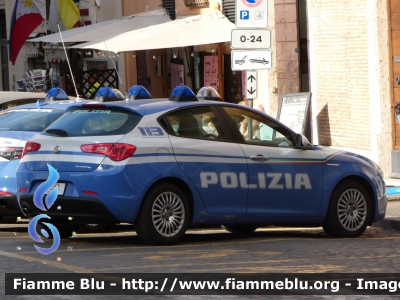 Alfa Romeo Nuova Giulietta restyle
Polizia di Stato
Ispettorato di Pubblica Sicurezza presso il Vaticano
Allestimento NCT Nuova Carrozzeria Torinese
Decorazione Grafica Artlantis
POLIZIA M2232
Parole chiave: Alfa-Romeo Nuova Giulietta_restyle POLIZIAM2232