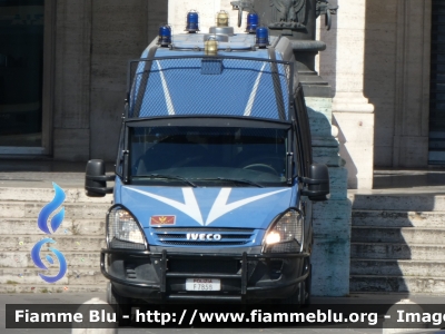 Iveco Daily IV serie
Polizia di Stato
Reparto Mobile
POLIZIA F7858
Parole chiave: Iveco Daily_IVserie POLIZIAF7858