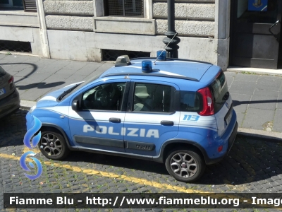 Fiat Nuova Panda 4x4 II serie
Polizia di Stato
Allestimento NCT Nuova Carrozzeria Torinese
POLIZIA H9570
Parole chiave: Fiat Nuova Panda_4x4_IIserie POLIZIAH9570