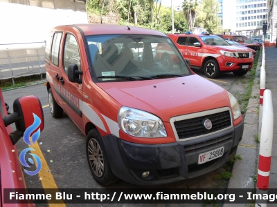 Fiat Doblò II serie
Vigili del Fuoco
Comando Provinciale di Roma
VF 25808
Parole chiave: Fiat Doblò_IIserie VF25808