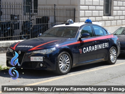 Alfa Romeo Nuova Giulia
Carabinieri
Nucleo Operativo Radiomobile
Allestimento FCA
CC EL 754
Parole chiave: Alfa-Romeo Nuova Giulia CCEL754