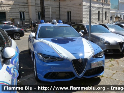 Alfa Romeo Nuova Giulia Q4
Polizia di Stato
Polizia Stradale
POLIZIA N5982
Parole chiave: Alfa-Romeo Nuova Giulia Q4 POLIZIAN5982