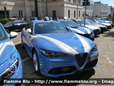 Alfa Romeo Nuova Giulia Q4
Polizia di Stato
Polizia Stradale
POLIZIA N5981
Parole chiave: Alfa-Romeo Nuova Giulia Q4 POLIZIAN5981