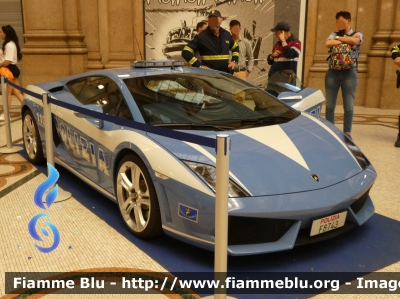 Lamborghini Gallardo II serie
Polizia di Stato
Polizia Stradale
POLIZIA F8743

172° Polizia di Stato
Parole chiave: Lamborghini Gallardo POLIZIAF8743