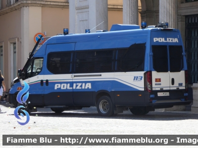 Iveco Daily VI serie restyle
Polizia di Stato
Reparto Mobile
IV Reparto Mobile Genova
Allestimento Sperotto
POLIZIA M5855
Parole chiave: Iveco Daily_VIserie_restyle POLIZIAM5855