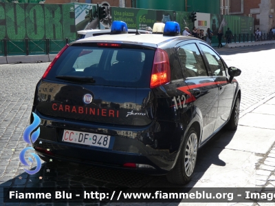 Fiat Grande Punto
Carabinieri
CC DF 948
Parole chiave: Fiat Grande_Punto CCDF948