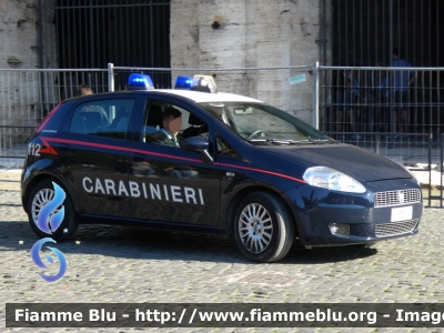 Fiat Grande Punto
Carabinieri
CC DD 147
Parole chiave: Fiat Grande_Punto CCDD147