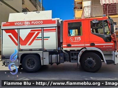 Iveco EuroCargo 120EL25 IV serie
Vigili del Fuoco
Comando Provinciale di Bari
AutoPompaSerbatoio allestimento Magirus
VF 31960
Parole chiave: Iveco Eurocargo_120EL25_IVserie VF31960