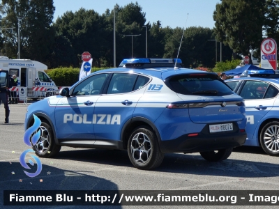 Alfa Romeo Tonale
Polizia di Stato
Squadra Volante
Allestimento FCA
POLIZIA M8074
Parole chiave: Alfa-Romeo Tonale POLIZIAM8074