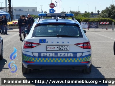 Skoda Superb Wagon III serie restyle
Polizia di Stato
Polizia Stradale
Decorazione Grafica Artlantis
POLIZIA M6394
Parole chiave: Skoda Superb_Wagon_IIIserie_restyle POLIZIAM6394