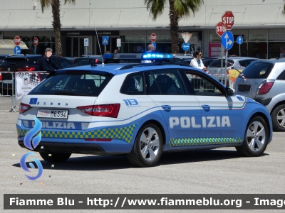 Skoda Superb Wagon III serie restyle
Polizia di Stato
Polizia Stradale
Decorazione Grafica Artlantis
POLIZIA M6394
Parole chiave: Skoda Superb_Wagon_IIIserie_restyle POLIZIAM6394