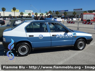 Alfa Romeo 33 I serie
Polizia di Stato
POLIZIA 71560
Club Alfisti in Pattuglia
Parole chiave: Alfa-Romeo 33_Iserie POLIZIA71560