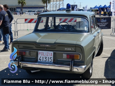 Alfa Romeo Giulia T.I. 1.3
Polizia di Stato
POLIZIA 41315
Club Alfisti in Pattuglia
Parole chiave: Alfa-Romeo Giulia_T.I._1.3