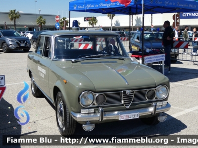 Alfa Romeo Giulia T.I. 1.3
Polizia di Stato
POLIZIA 41315
Club Alfisti in Pattuglia
Parole chiave: Alfa-Romeo Giulia_T.I._1.3