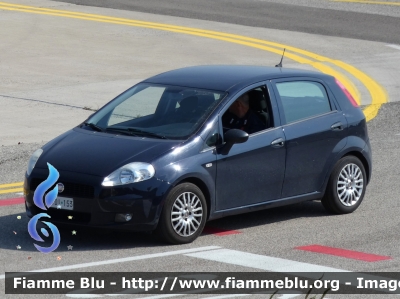 Fiat Grande Punto
Carabinieri
CC DI 153
Parole chiave: Fiat Grande_Punto CCDI153