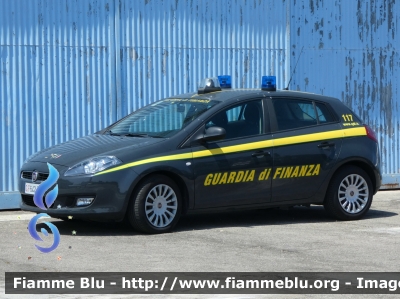 Fiat Nuova Bravo
Guardia di Finanza
GdiF 642 BF
Parole chiave: Fiat Nuova Bravo GdiF642BF