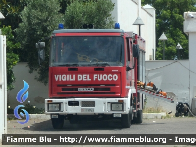 Iveco CityEuroFire 100E21 I serie
Vigili del Fuoco
Comando Provinciale di Bari
AutoPompaSerbatoio allestimento Iveco-Magirus
VF 19893
Parole chiave: Iveco CityEuroFire_100E21_Iserie VF19893