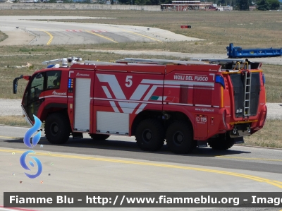 Iveco Magirus Dragon X6 II serie
Vigili del Fuoco
Comando Provinciale di Bari
Distaccamento Aeroportuale di Bari-Palese
AutoIdroSchiumaPolvere allestimento Iveco-Magirus
VF 33310
Parole chiave: Iveco Magirus_Dragon_X6_IIserie VF33310