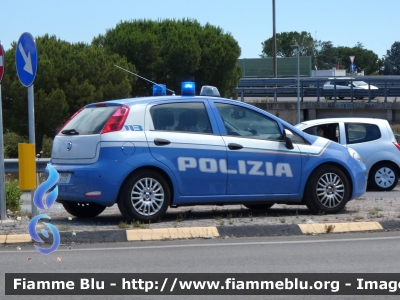 Fiat Punto VI serie
Polizia di Stato
Allestimento NCT Nuova Carrozzeria Torinese
Decorazione Grafica Artlantis
POLIZIA N5413
Parole chiave: Fiat Punto_VIserie POLIZIAN5413