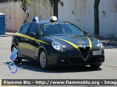 Alfa Romeo Nuova Giulietta restyle
Guardia di Finanza
Allestimento NCT Nuova Carrozzeria Torinese
Gdif 254 BN
Parole chiave: Alfa-Romeo Nuova Giulietta_restyle GdiF254BN