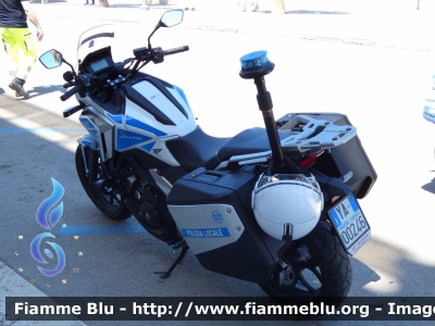 Honda NC750X II serie
Polizia Locale
Comune di Trani (BT)
Codice Automezzo: 02
POLIZIA LOCALE YA 00246
Parole chiave: Honda NC750X_IIserie POLIZIALOCALEYA00247