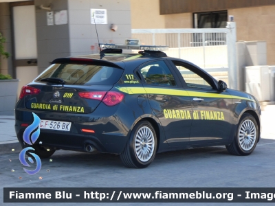 Alfa Romeo Nuova Giulietta
Guardia di Finanza
Allestimento NCT Nuova Carrozzeria Torinese
Decorazione Grafica Artlantis
GdiF 526 BK
Parole chiave: Alfa-Romeo Nuova Giulietta GdiF526BK