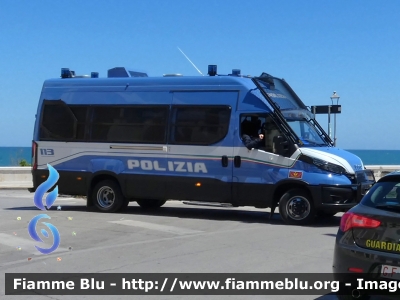 Iveco Daily VI serie restyle
Polizia di Stato
Reparto Mobile
Allestimento Sperotto
POLIZIA M5936
Parole chiave: Iveco Daily_VIserie_restyle POLIZIAM5936