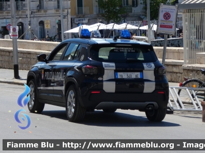 Jeep Avenger
Polizia Locale
Comune di Trani (BT)
Allestimento Futura Veicoli Speciali
Codice Automezzo: 16
POLIZIA LOCALE YA 340 AE
Parole chiave: Jeep Avenger POLIZIALOCALEYA340AE