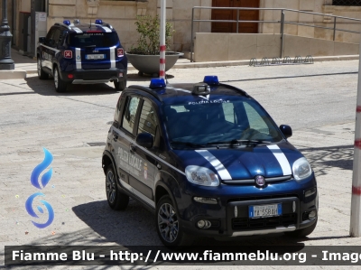 Fiat Nuova Panda 4x4 II serie
Polizia Locale
Comune di Cassano delle Murge (BA)
Allestimento DMC Custom Tailored
POLIZIA LOCALE YA 558 AH
Parole chiave: Fiat Nuova Panda_4x4_IIserie POLIZIALOCALEYA558AH