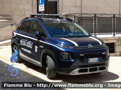 Citroen C3 Aircross III serie
Polizia Locale
Comune di Cassano delle Murge (BA)
Allestimento DMC Custom Tailored
Codice Automezzo: 3
POLIZIA LOCALE YA 629 AH
Parole chiave: Citroen C3_Aircross_IIIserie POLIZIALOCALEYA629AH