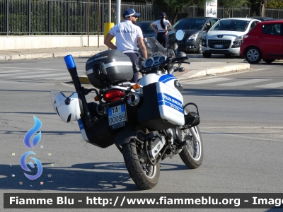 Bmw F650GS II serie
Polizia Locale
Comune di Bari (BA)
POLIZIA LOCALE YA 00099
Parole chiave: Bmw F650GS_IIserie POLIZIALOCALEYA00099