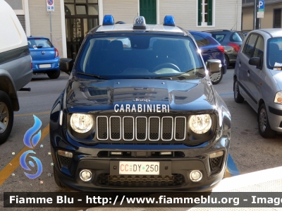 Jeep Renegade restyle
Carabinieri
Allestimento FCA
CC DY 250
Parole chiave: Jeep Renegade_restyle CCDY250